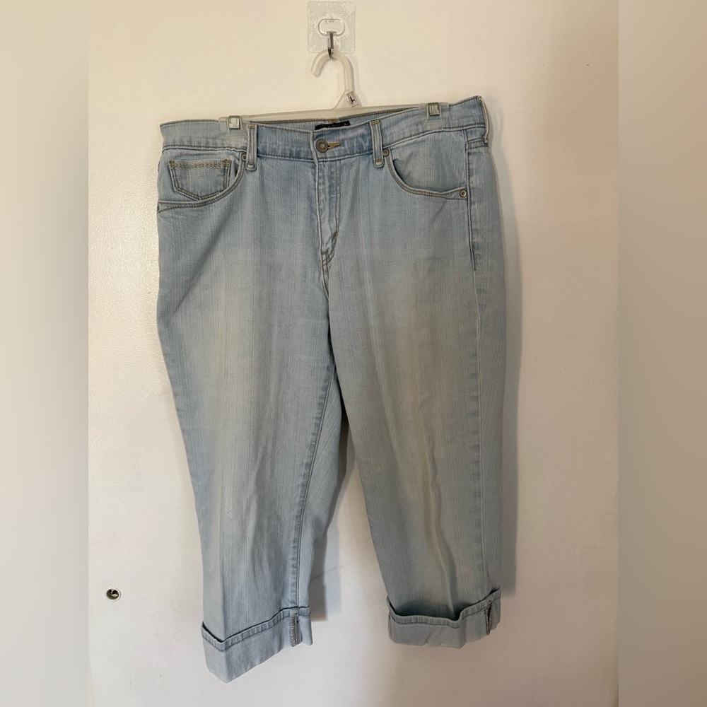 Levi's Women's Light Blue 515 capris